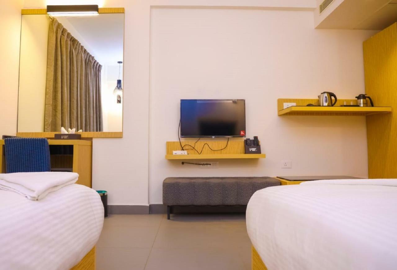 First Inn Hotels Chennai Luaran gambar